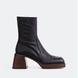 Brand new INTERVALLE square toe black leather boots